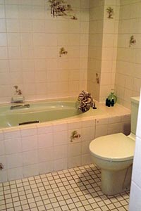 Hyde Park Garden Mews - bathroom