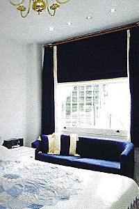 Queens Gate Gardens - bedroom
